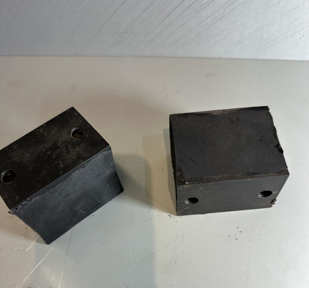motorsteun , rubberblok 4L514 ,